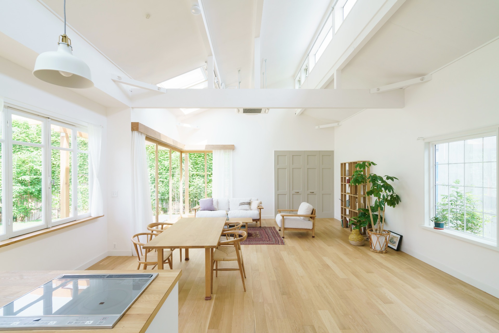 キッチンや水回りの内装リフォーム、クロスの張り替えなら相模原市の「宮武屋」へお任せください。